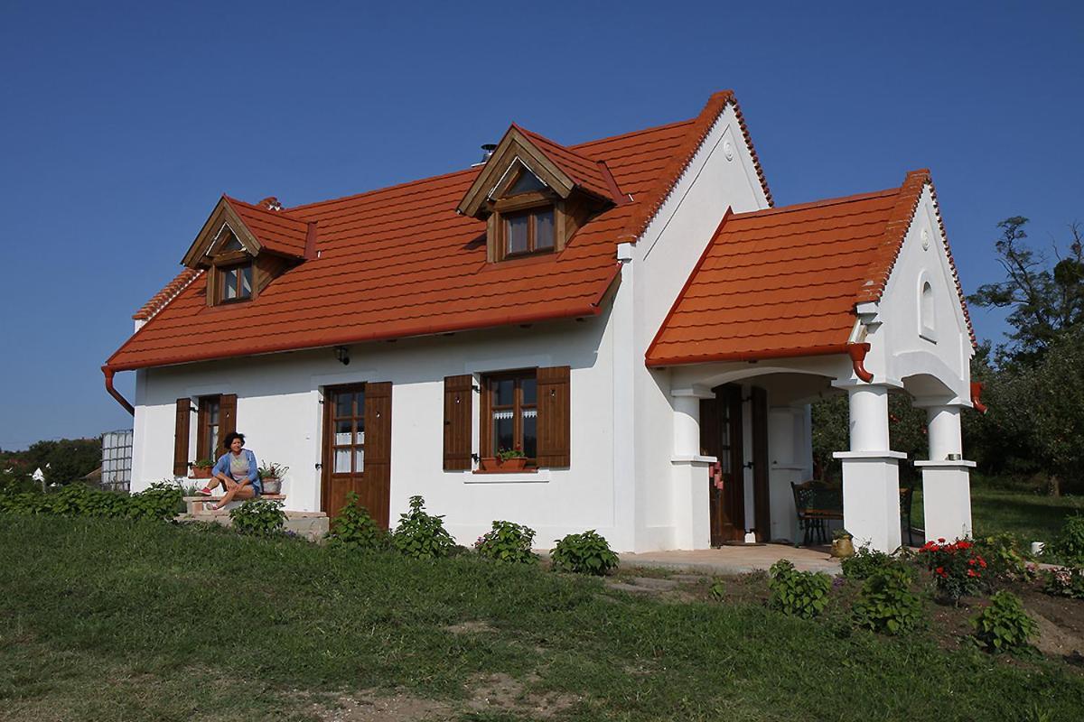 Вілла Casa Beata Lesencetomaj Екстер'єр фото
