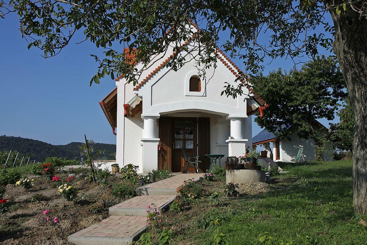 Вілла Casa Beata Lesencetomaj Екстер'єр фото