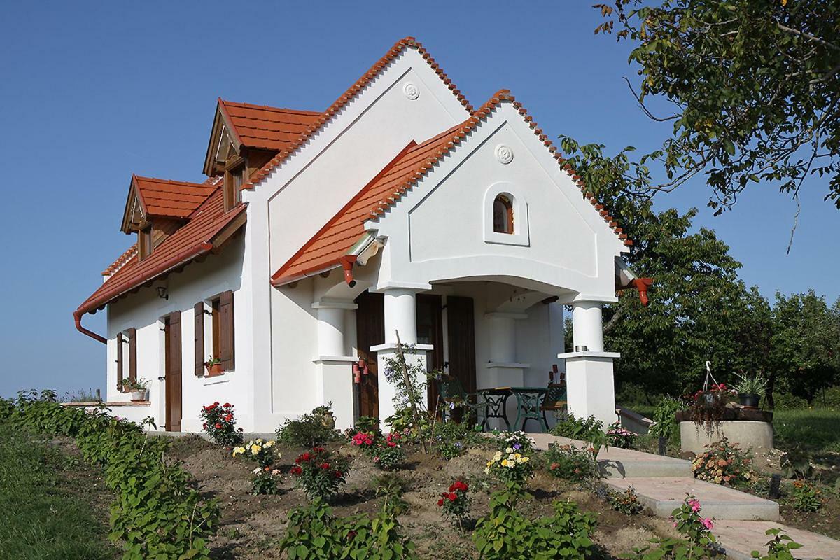 Вілла Casa Beata Lesencetomaj Екстер'єр фото